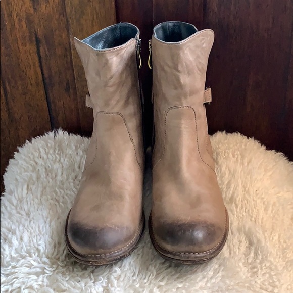 alberto fermani ankle boots